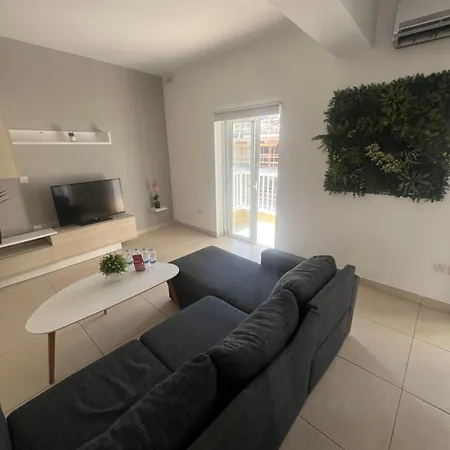 5 Star - Stylish Modern In St Julians