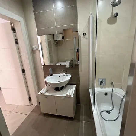 アパートホテル 5 Star - Stylish Modern In St Julians *
