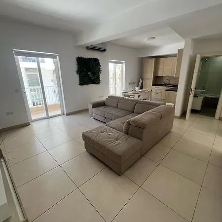 5 Star - Stylish Modern In St Julians