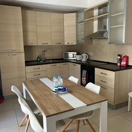 5 Star - Stylish Modern In St Julians 公寓式酒店 3*