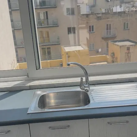 5 Star - Stylish Modern In St Julians Ξενοδοχείο με διαμερίσματα 3*