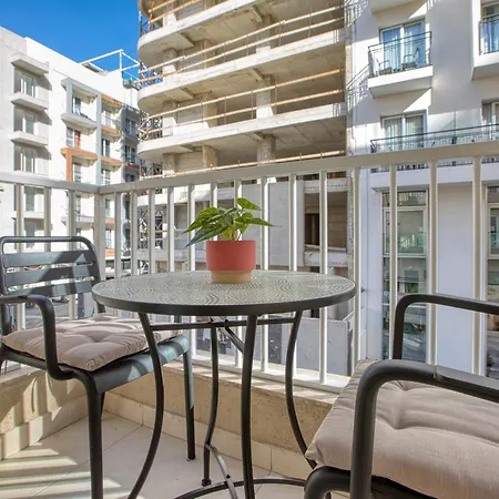 5 Star - Stylish Modern In St Julians 3* Saint Julian's