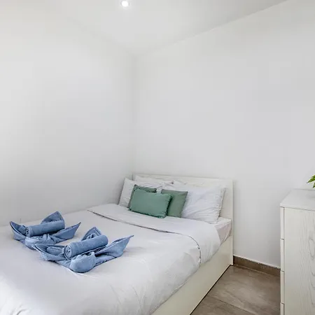 5 Star - Stylish Modern In St Julians