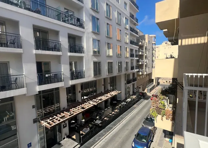 5 Star - Stylish Modern In St Julians Aparthotel 3*