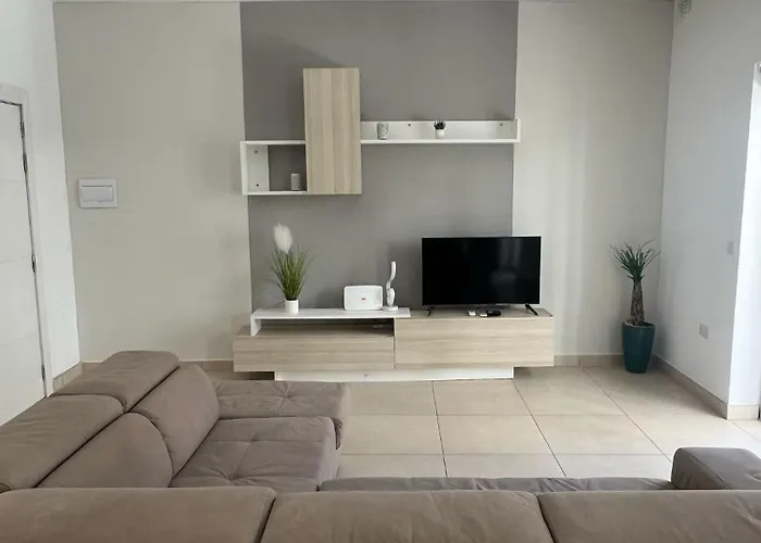 5 Star - Stylish Modern In St Julians Saint Julian's