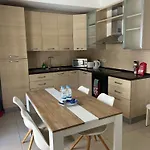 5 Star - Stylish Modern In St Julians מלון דירות 3*