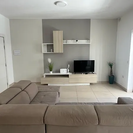 5 Star - Stylish Modern In St Julians سانت جوليان